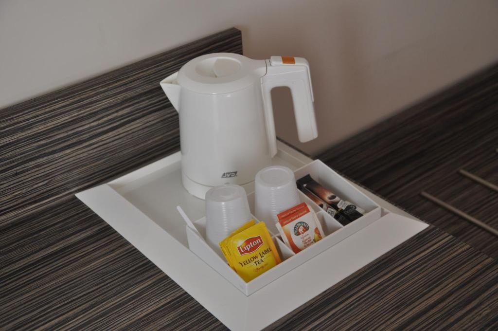 Hotel Caiman Pierrelatte Cameră foto