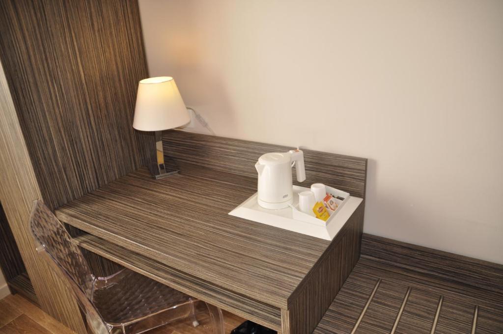 Hotel Caiman Pierrelatte Cameră foto